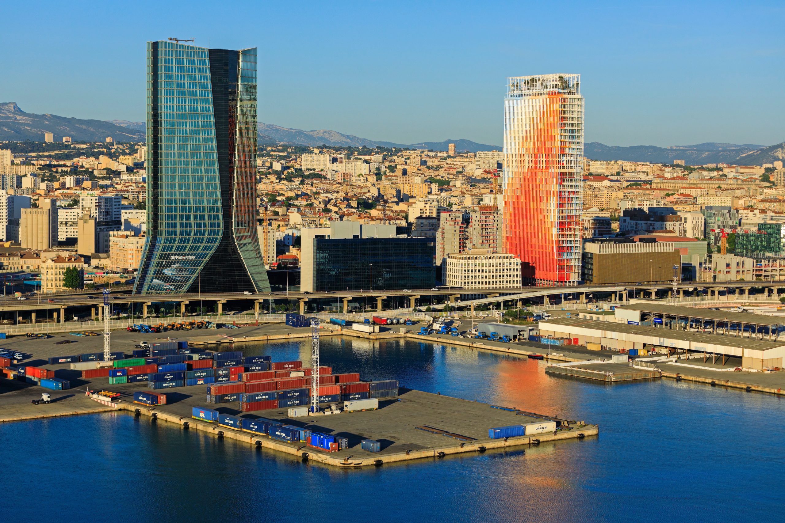 tour port de marseille